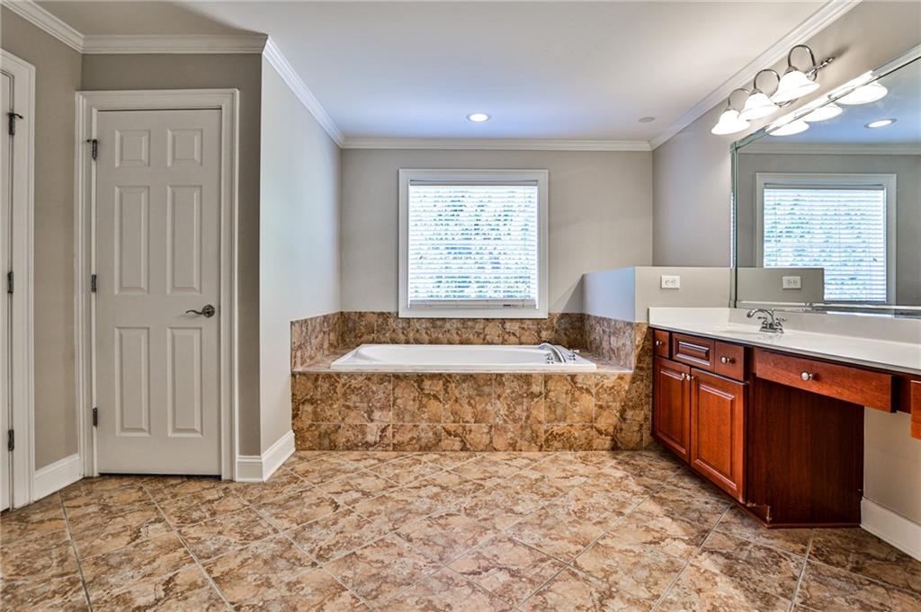 530 Gracelyn Court SW