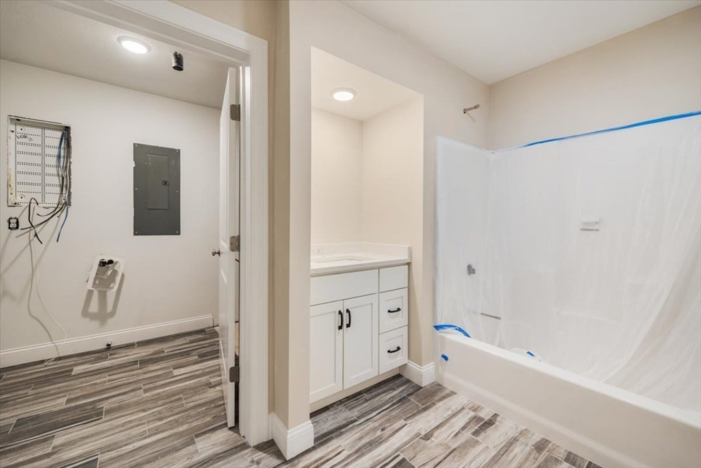 140 North Walker # 322