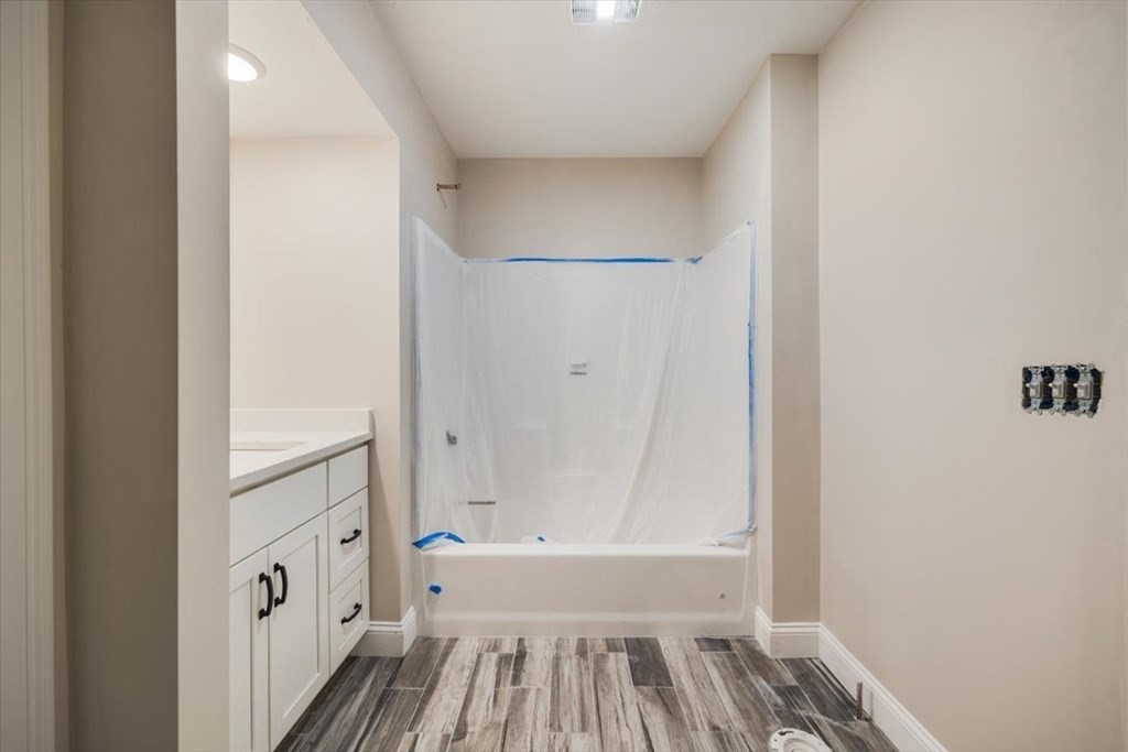 140 North Walker # 322