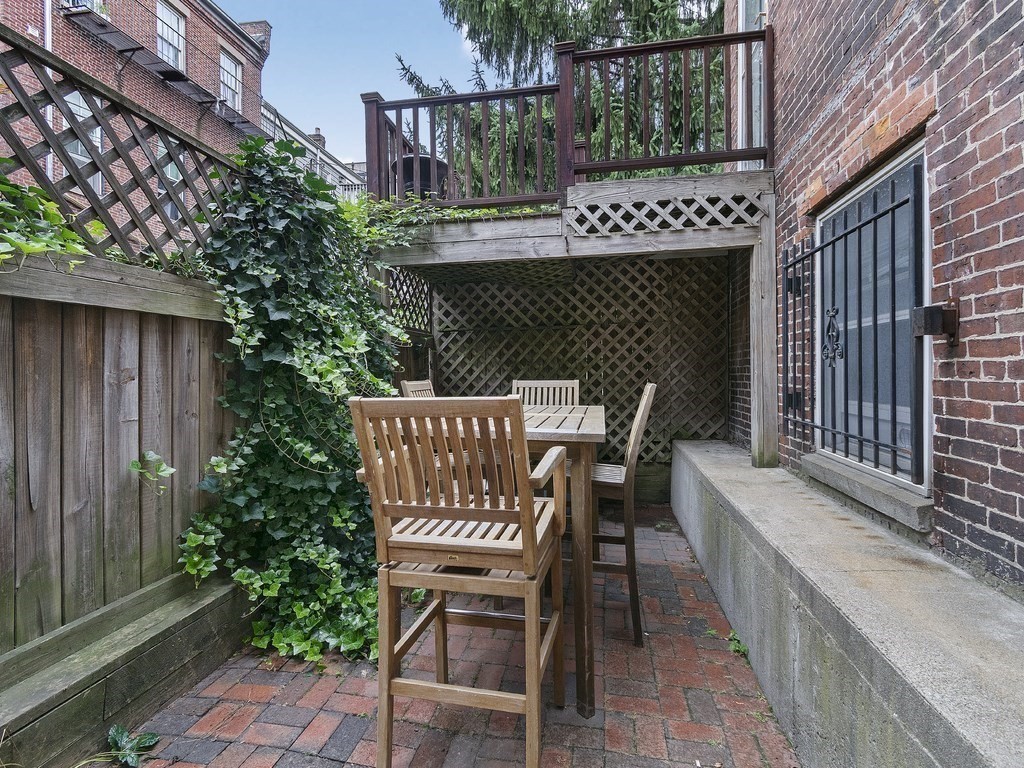 8 Auburn St