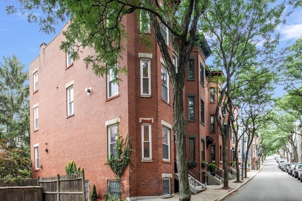 8 Auburn St