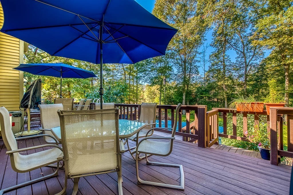 16 Creeping Jenny Ln