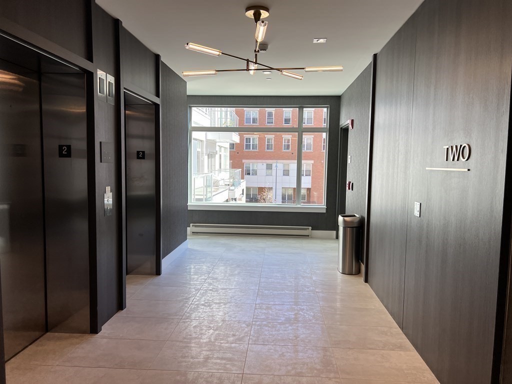 99 Sumner # 221