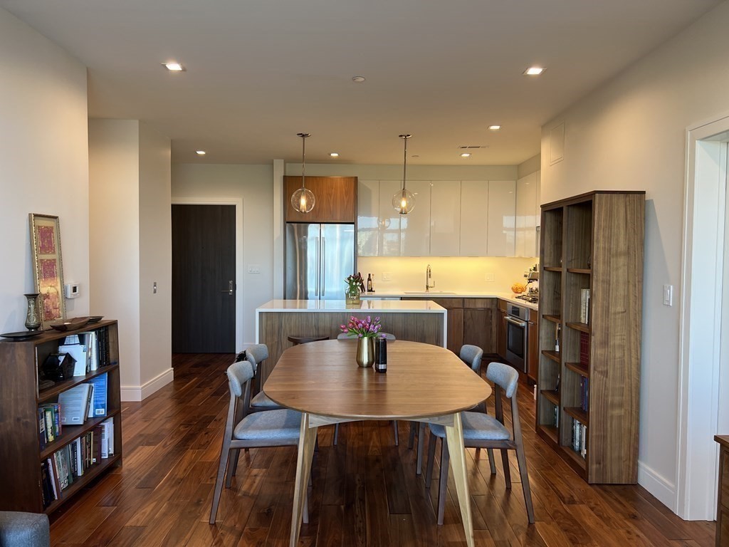 99 Sumner # 221