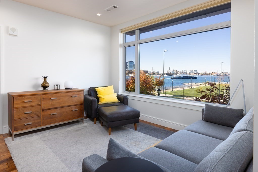 99 Sumner # 221