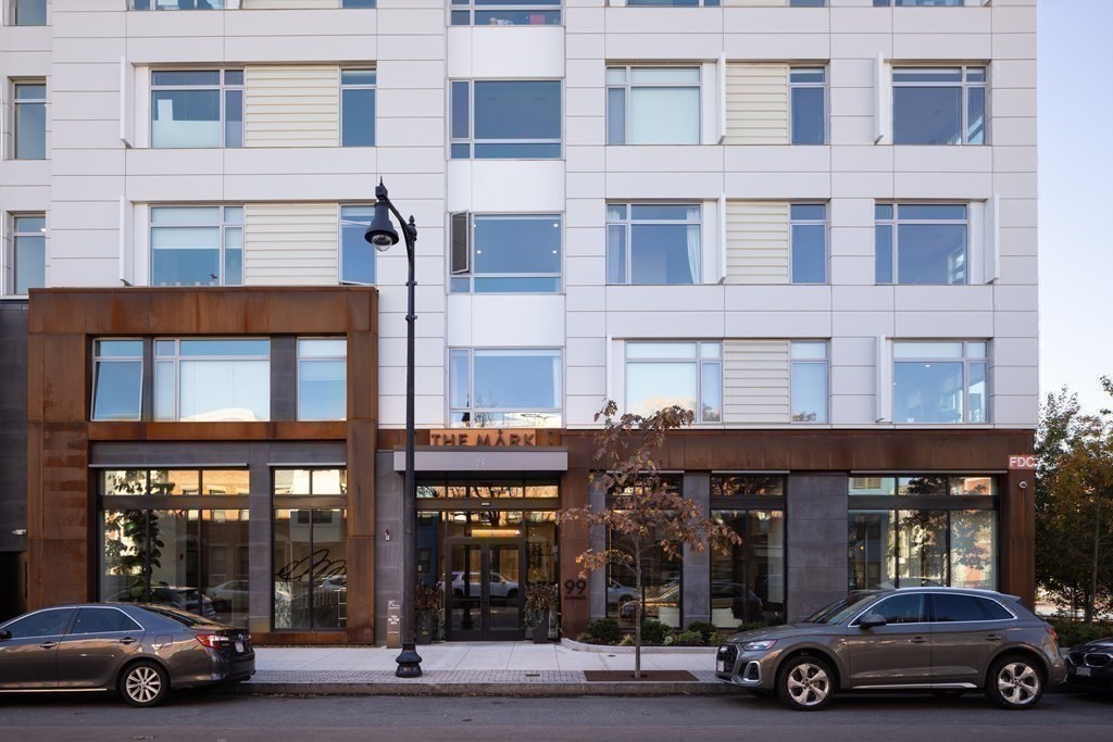 99 Sumner # 221