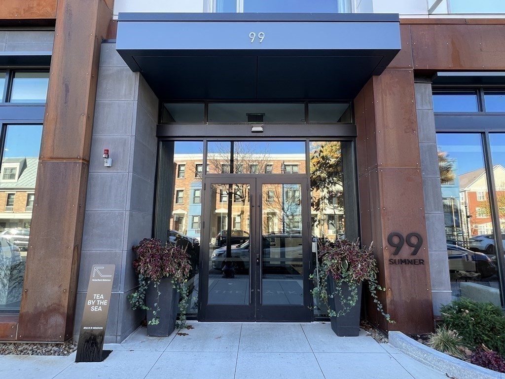 99 Sumner # 221