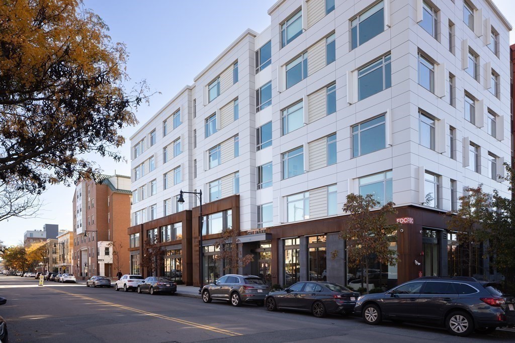 99 Sumner # 221