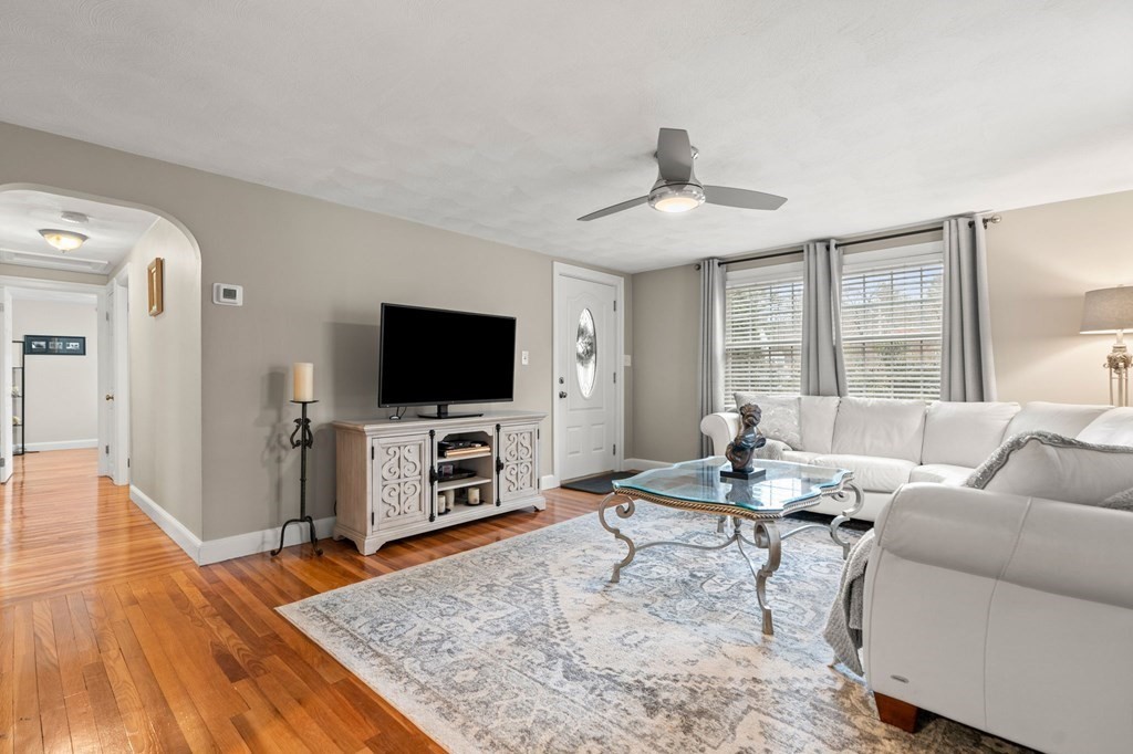 7 Grandview Rd
