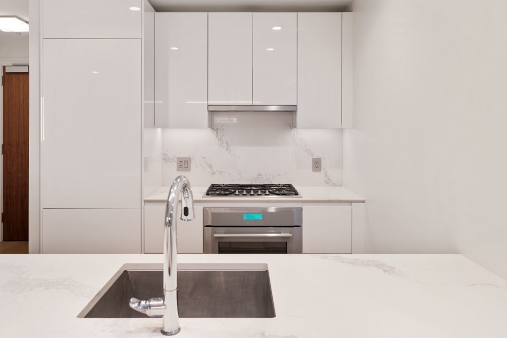133 Seaport Blvd. # 1715