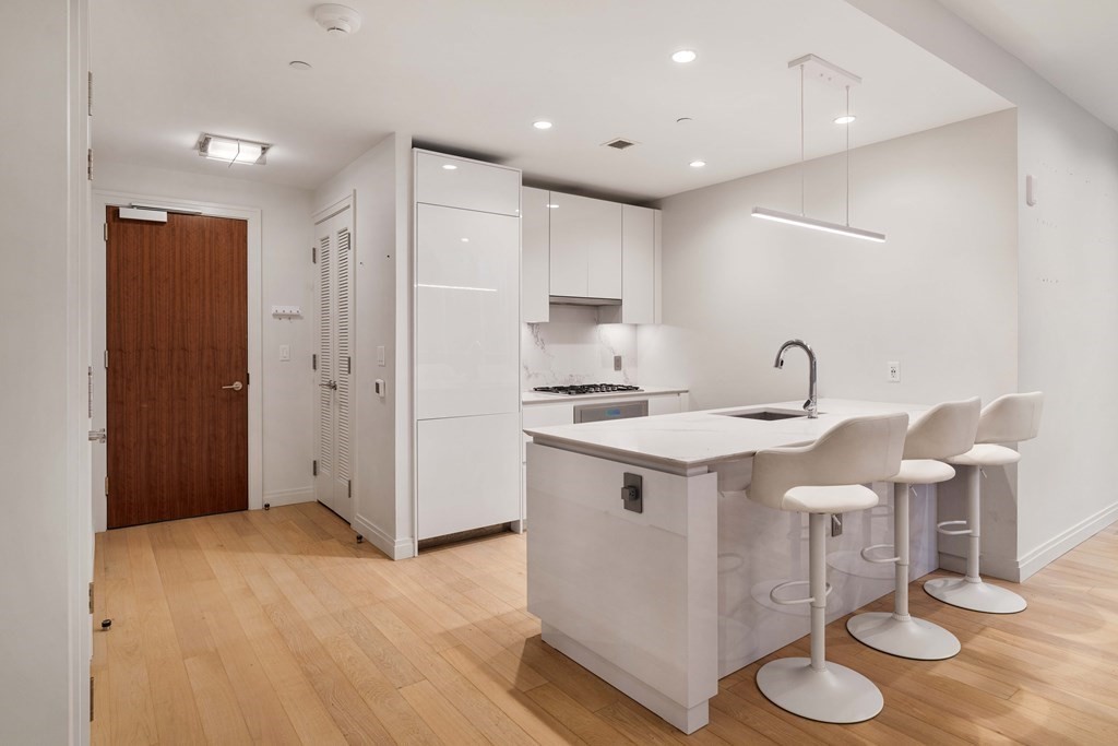 133 Seaport Blvd. # 1715