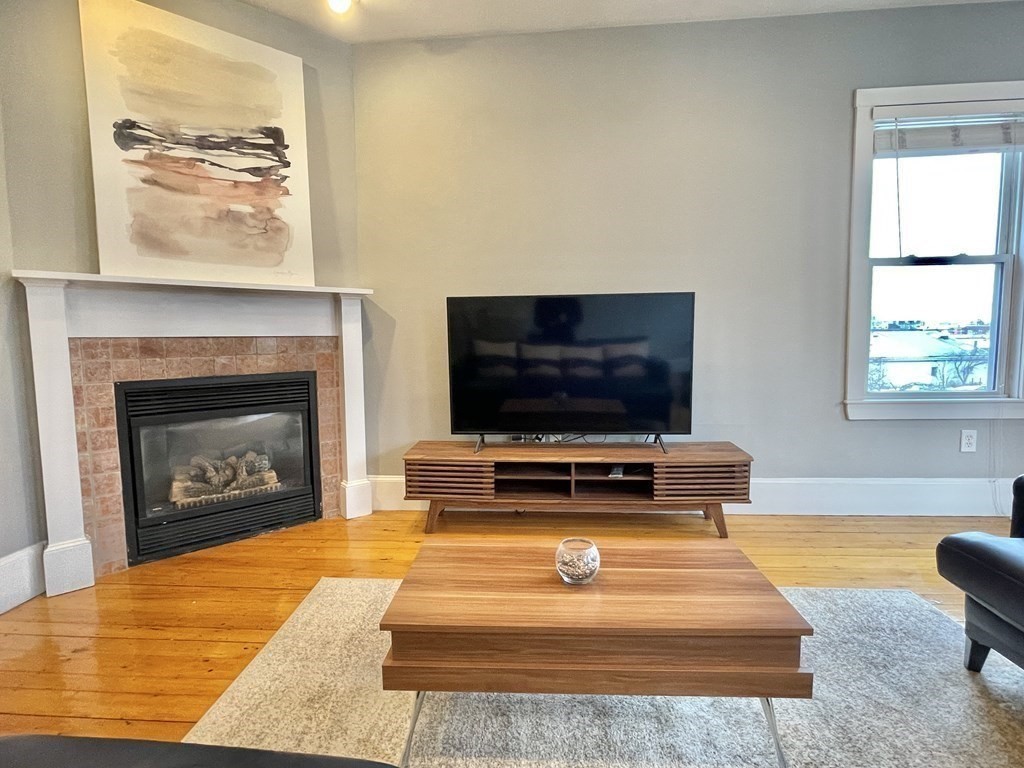 367 Cardinal Medeiros Ave # 2