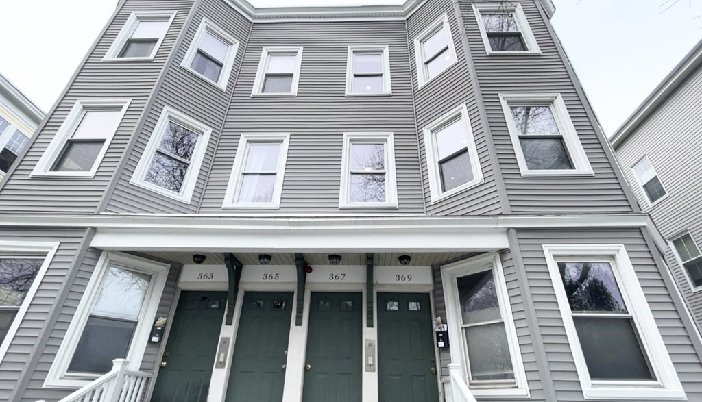 367 Cardinal Medeiros Ave # 2