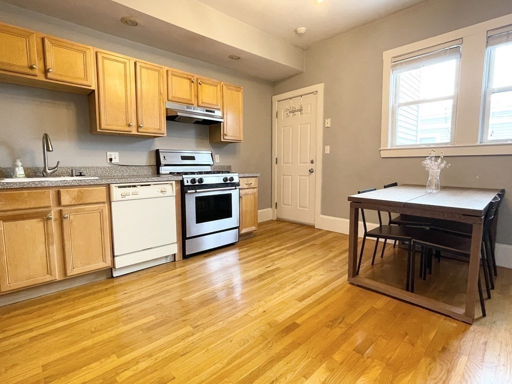 367 Cardinal Medeiros Ave # 2