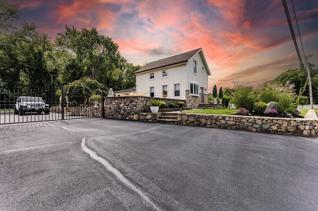 485 Old Bedford Rd