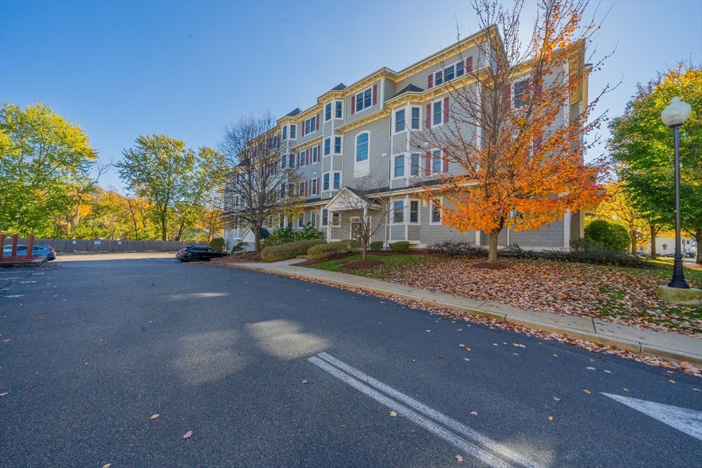 391 Pleasant St # 303