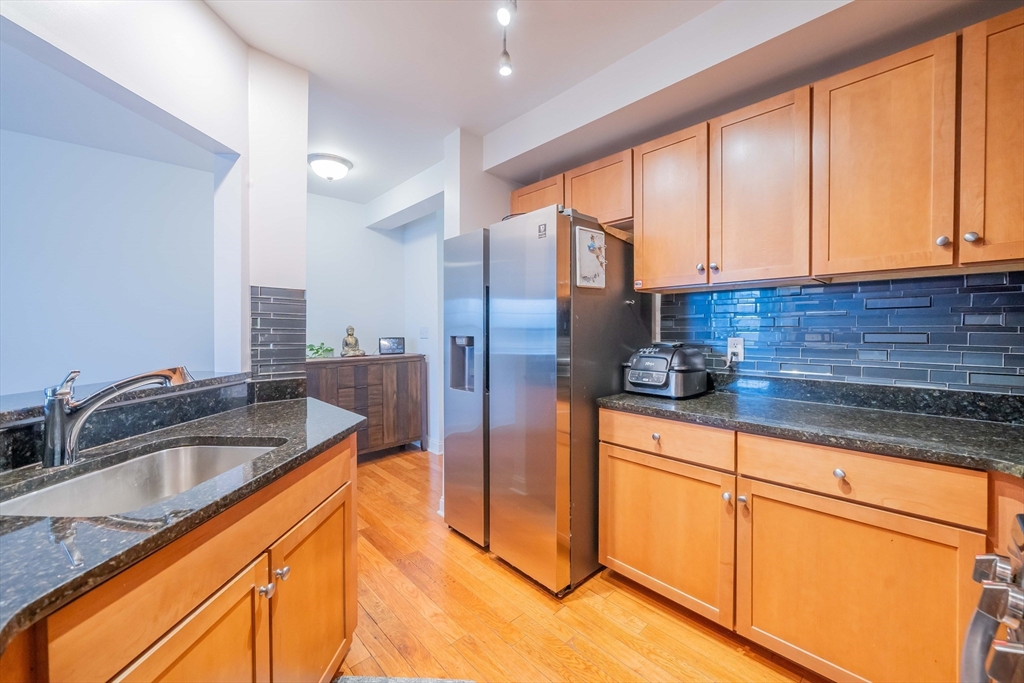 391 Pleasant St # 303