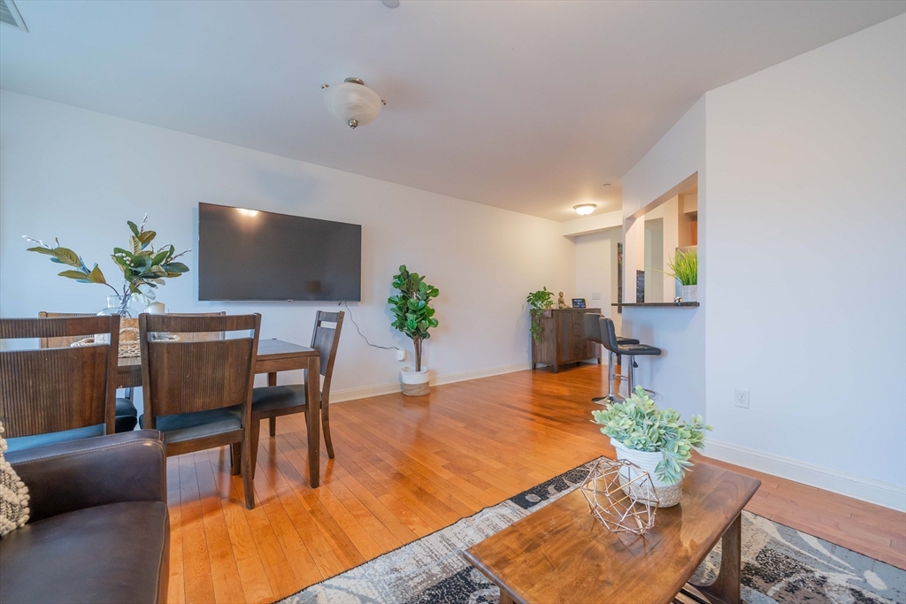 391 Pleasant St # 303
