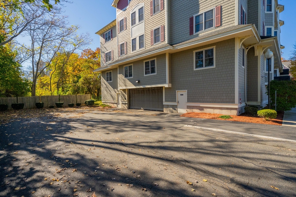 391 Pleasant St # 303
