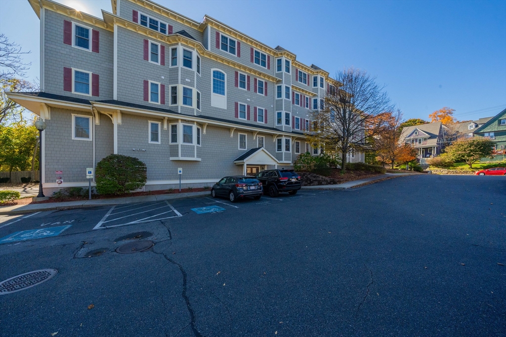 391 Pleasant St # 303