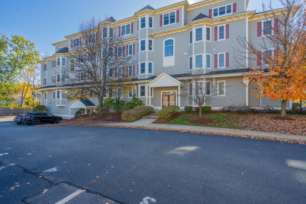 391 Pleasant St # 303