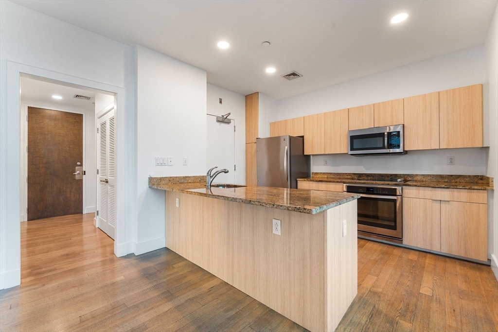 425 Boylston Street # 801