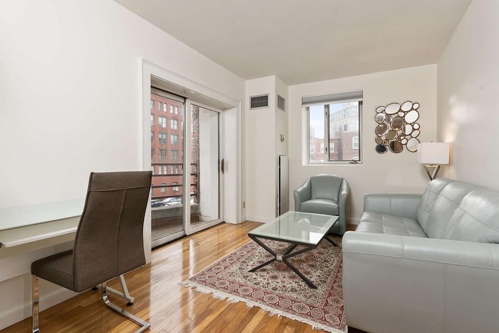 19 Wiget Street # 302