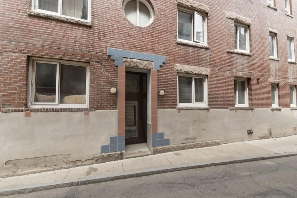 19 Wiget Street # 302