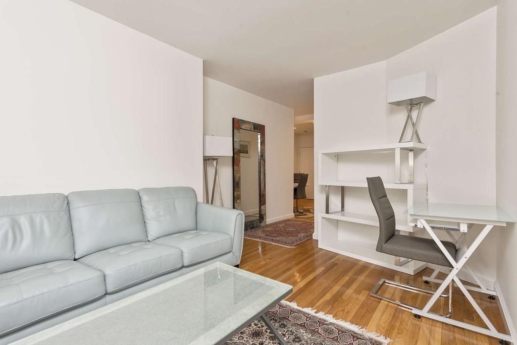 19 Wiget Street # 302