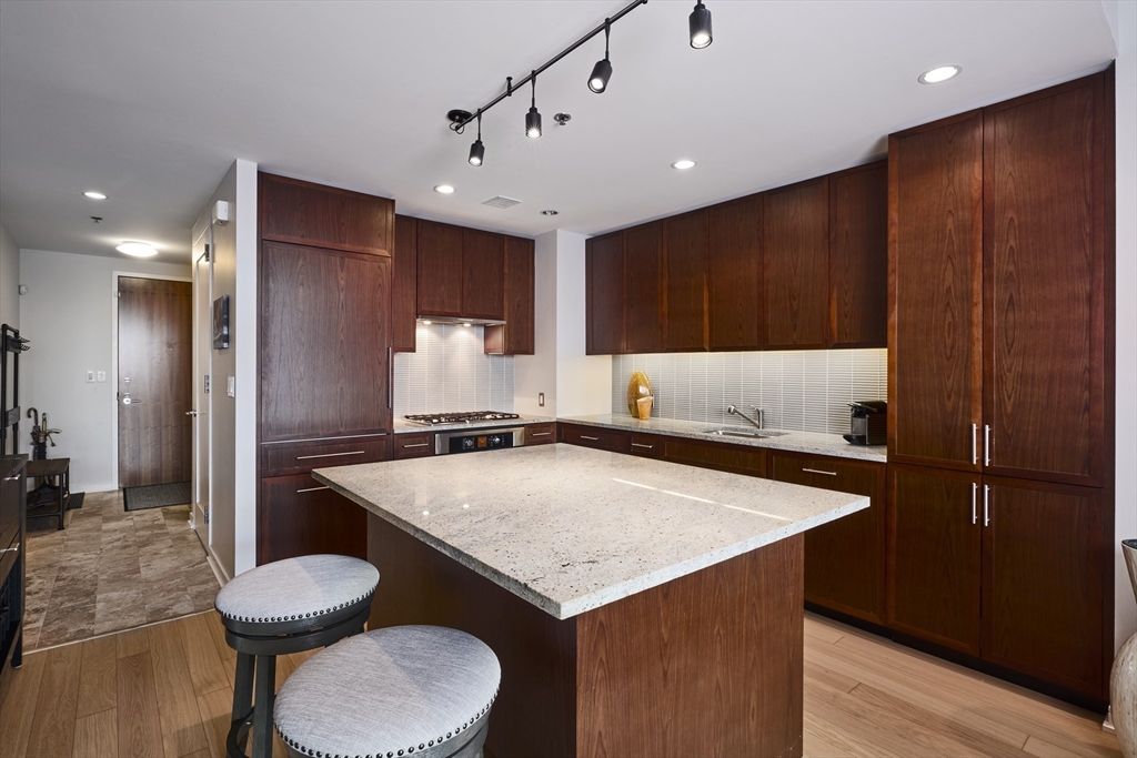 580 Washington St # 9A