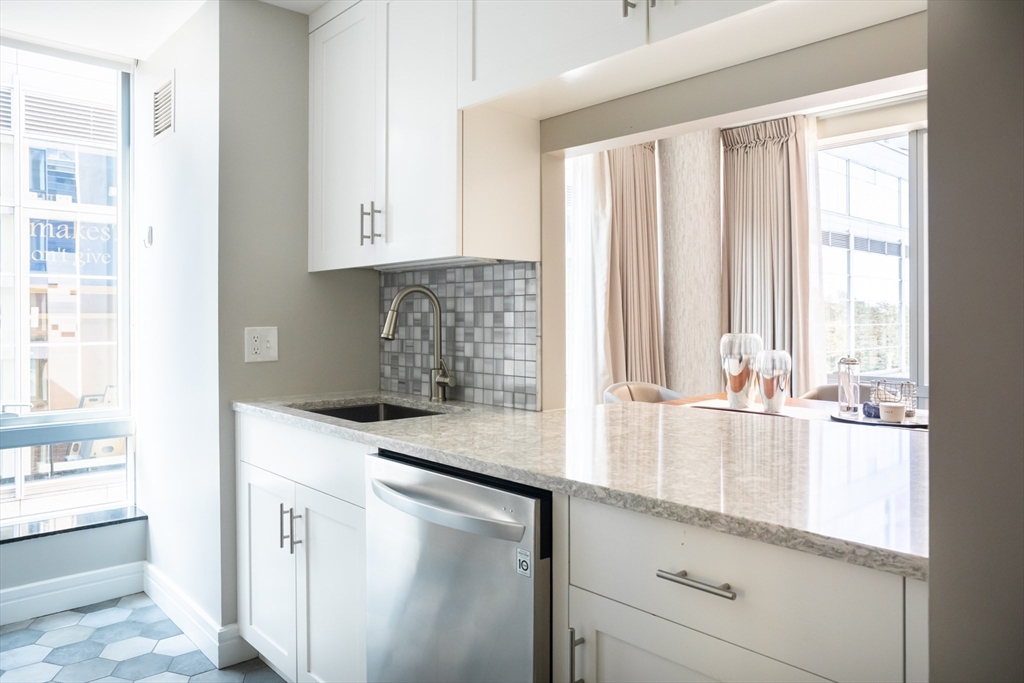 3 Avery Street # 604