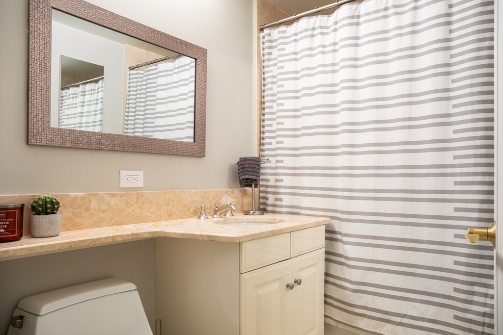 3 Avery Street # 604