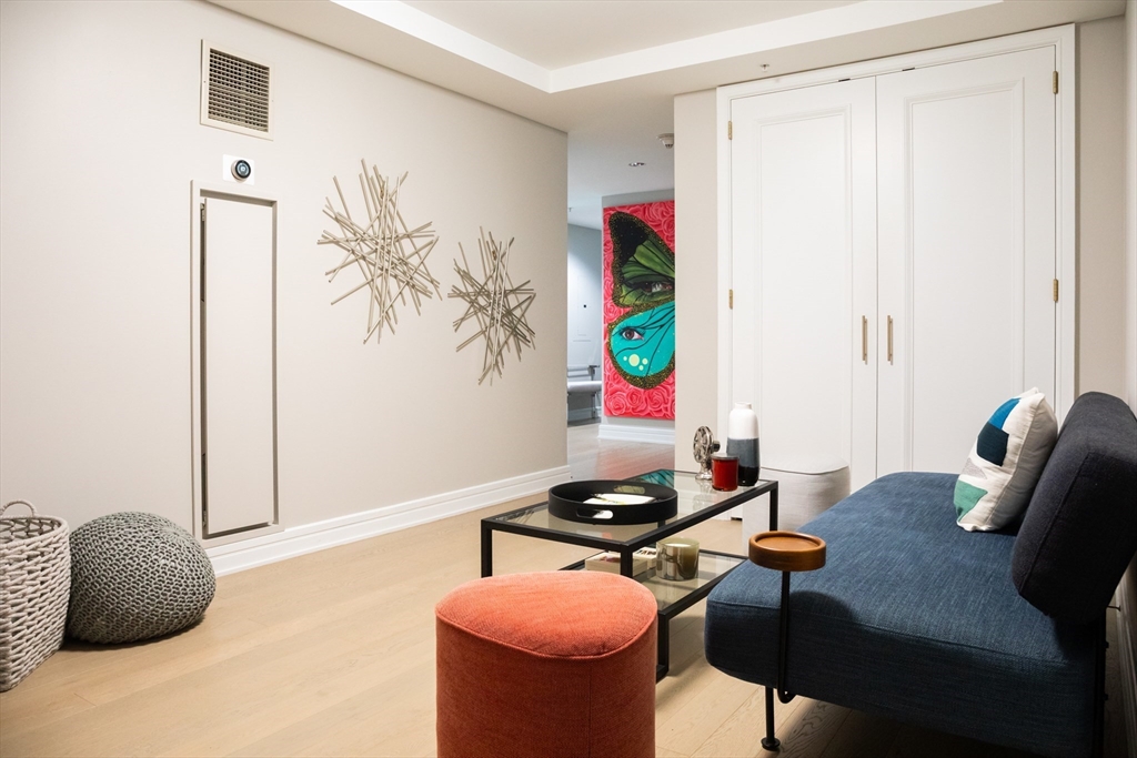 3 Avery Street # 604
