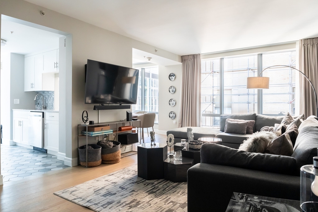 3 Avery Street # 604