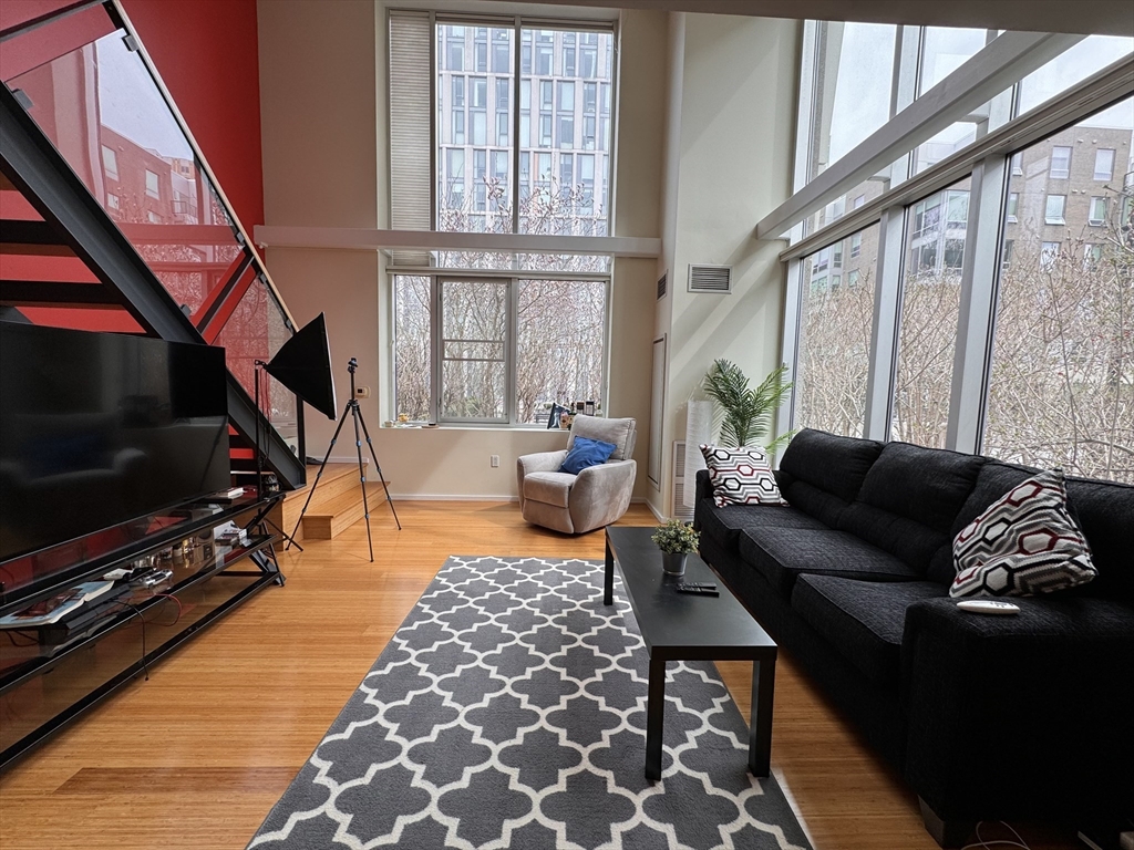 1 Earhart Street # 103