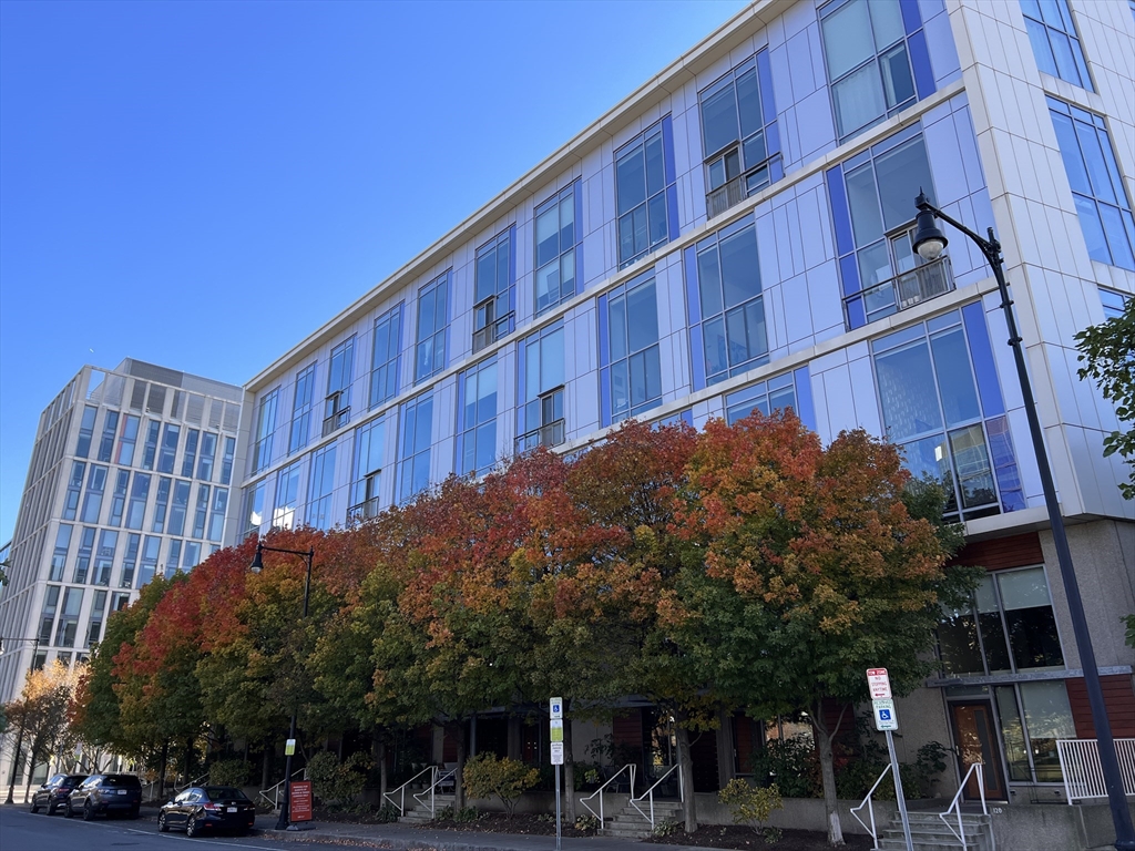 1 Earhart Street # 103