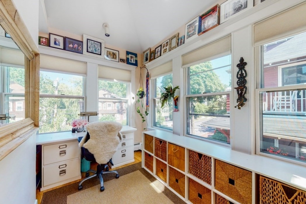 150 Lakeview Ave # 2