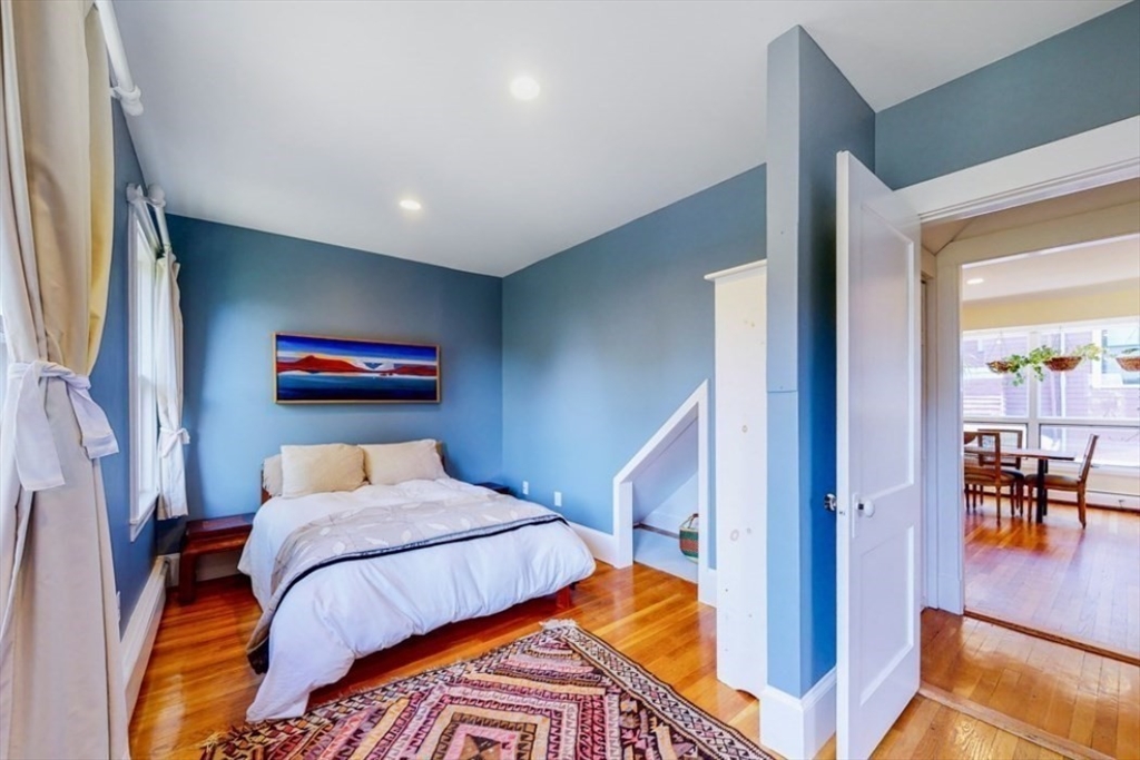 150 Lakeview Ave # 2