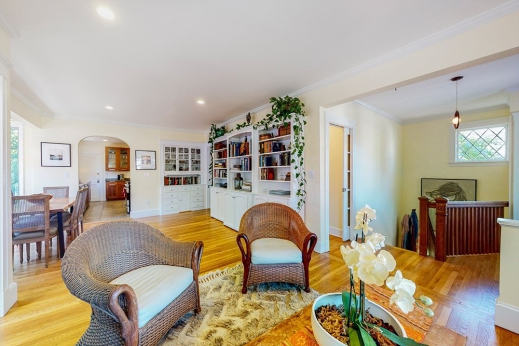 150 Lakeview Ave # 2