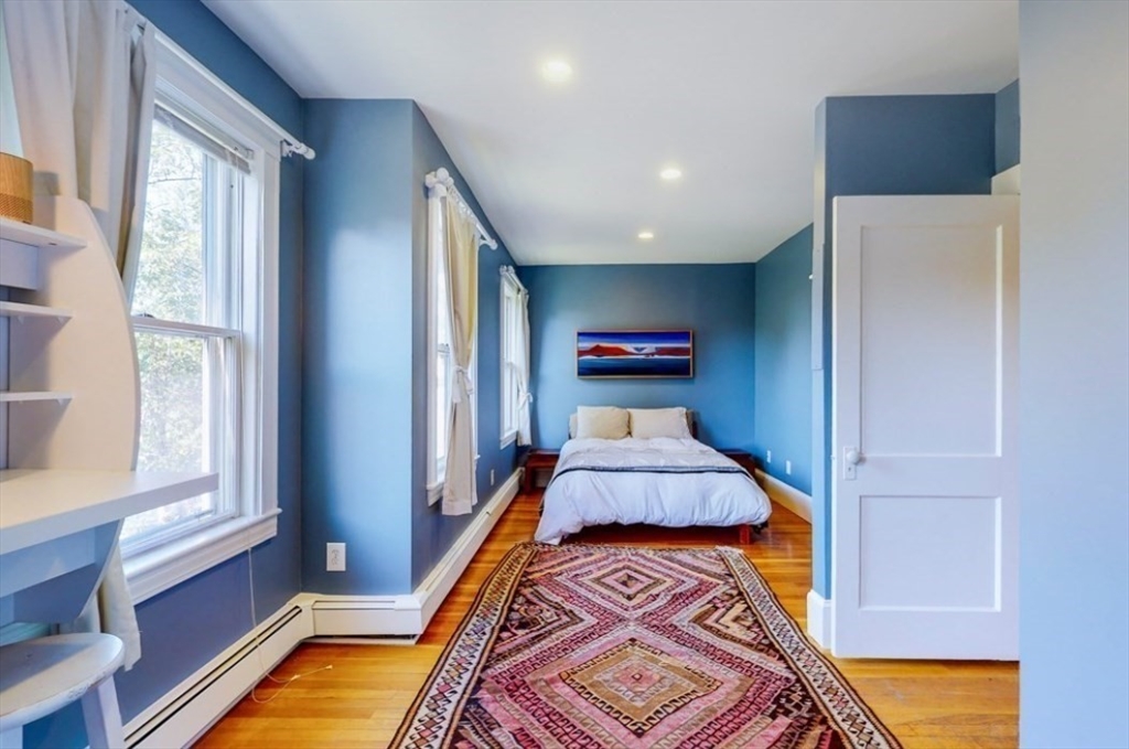 150 Lakeview Ave # 2