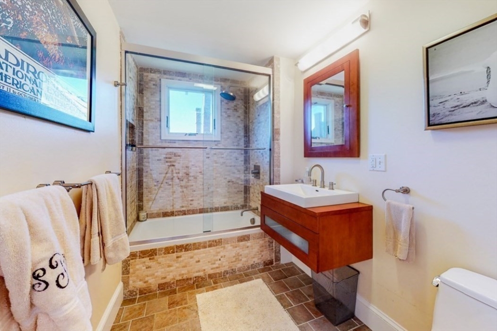 150 Lakeview Ave # 2