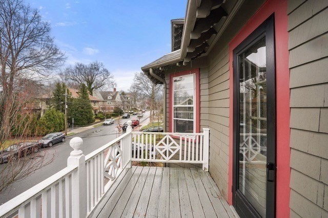 150 Lakeview Ave # 2