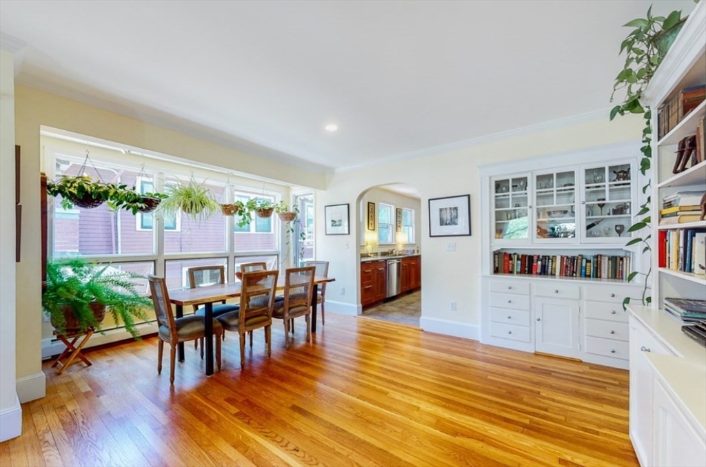 150 Lakeview Ave # 2