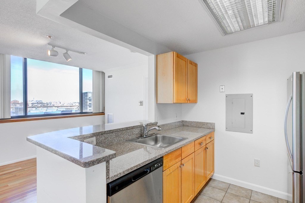 169 Monsignor O'brien Hwy # 802