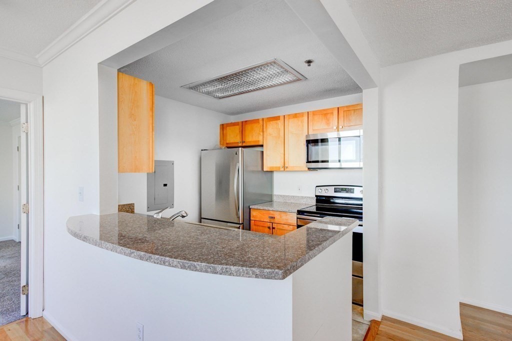 169 Monsignor O'brien Hwy # 802