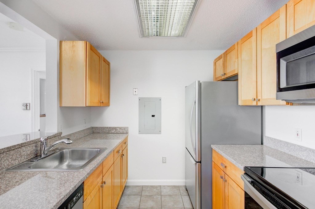 169 Monsignor O'brien Hwy # 802