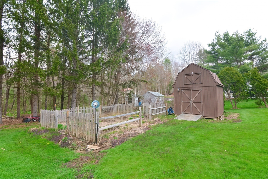 4 School House Crossroad