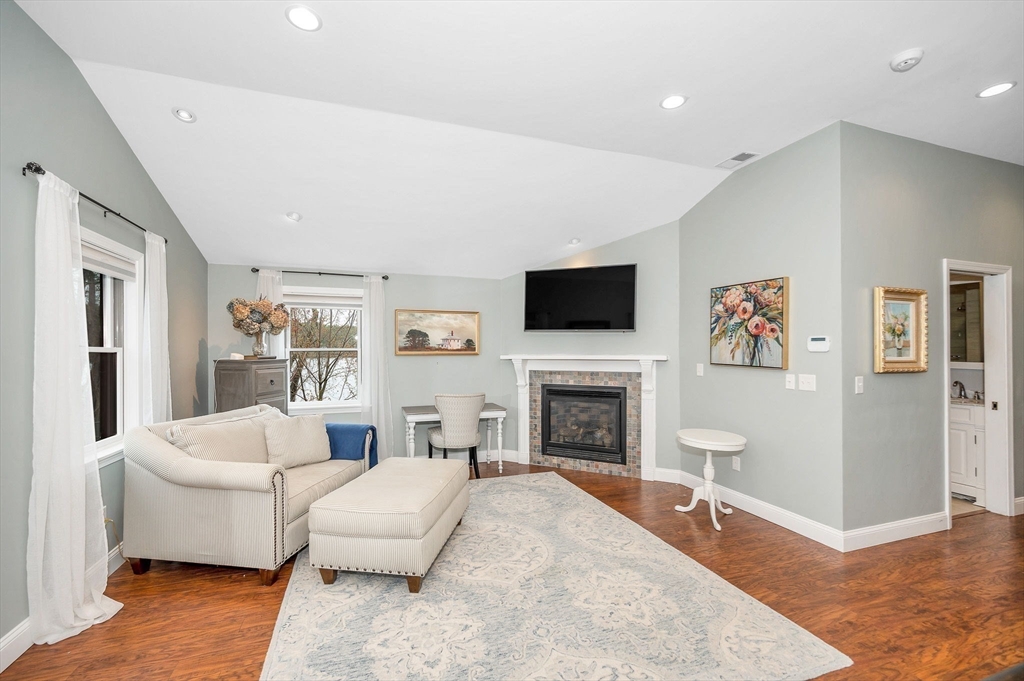 54 Pleasant Valley Rd