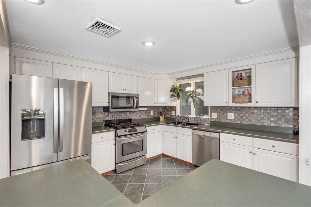 54 Pleasant Valley Rd