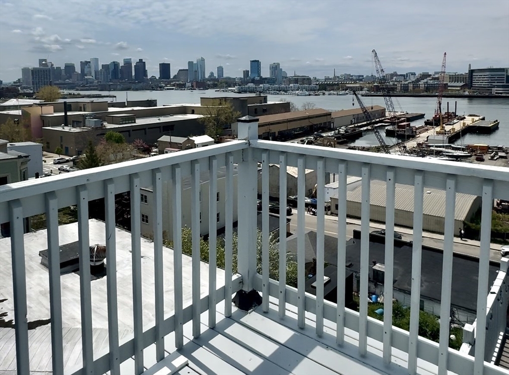 396 Meridian St # 4